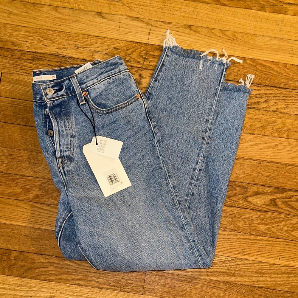 NWT women’s Levi's wedgie jeans 29